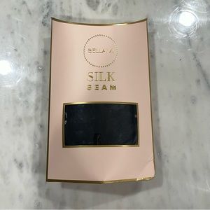 Pre-Owned BELLAMI Silk Seam 240g 22" Off Black (1B) Hair Extensions